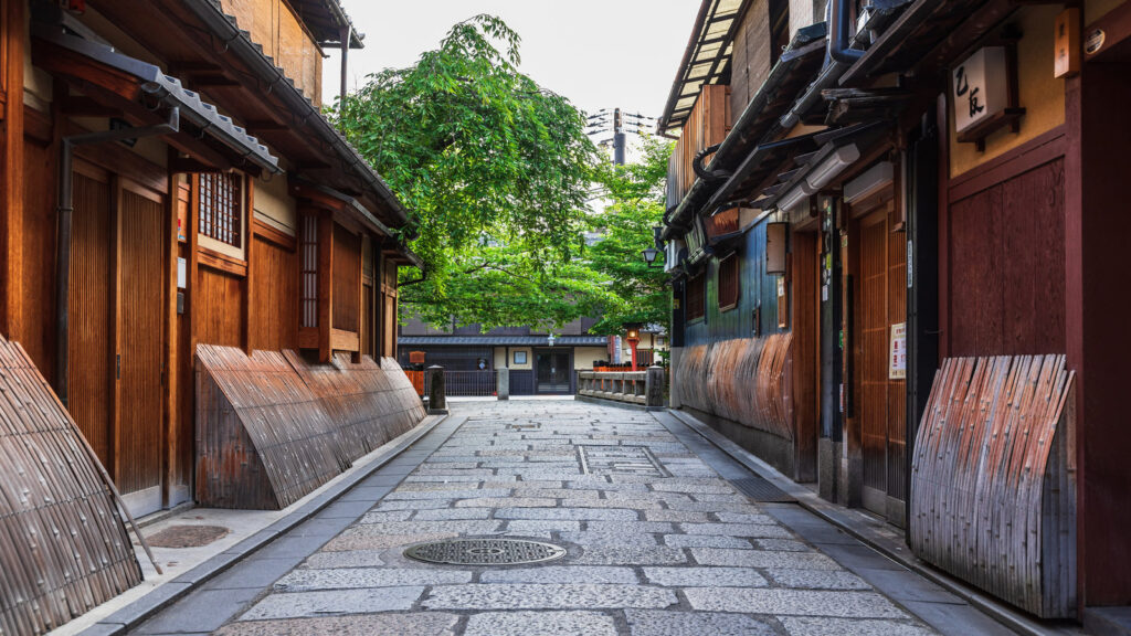 京都の石畳の町並み